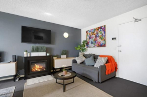 Beach-Side Studio Apt with parking spot